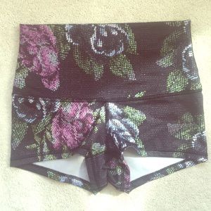 Lululemon workout booty shorts